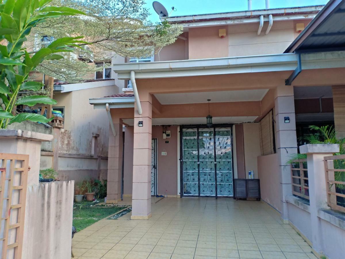 Muslim Dinaim Homestay Tanjong Malim Exterior foto